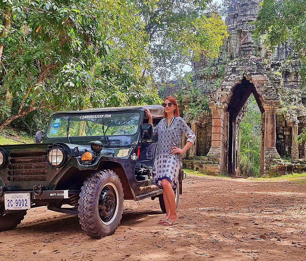 Vintage jeep Angkor