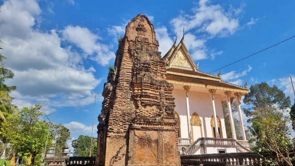 Prasat Phum temple