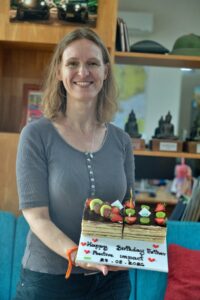 Esther und Geburtstagstorte